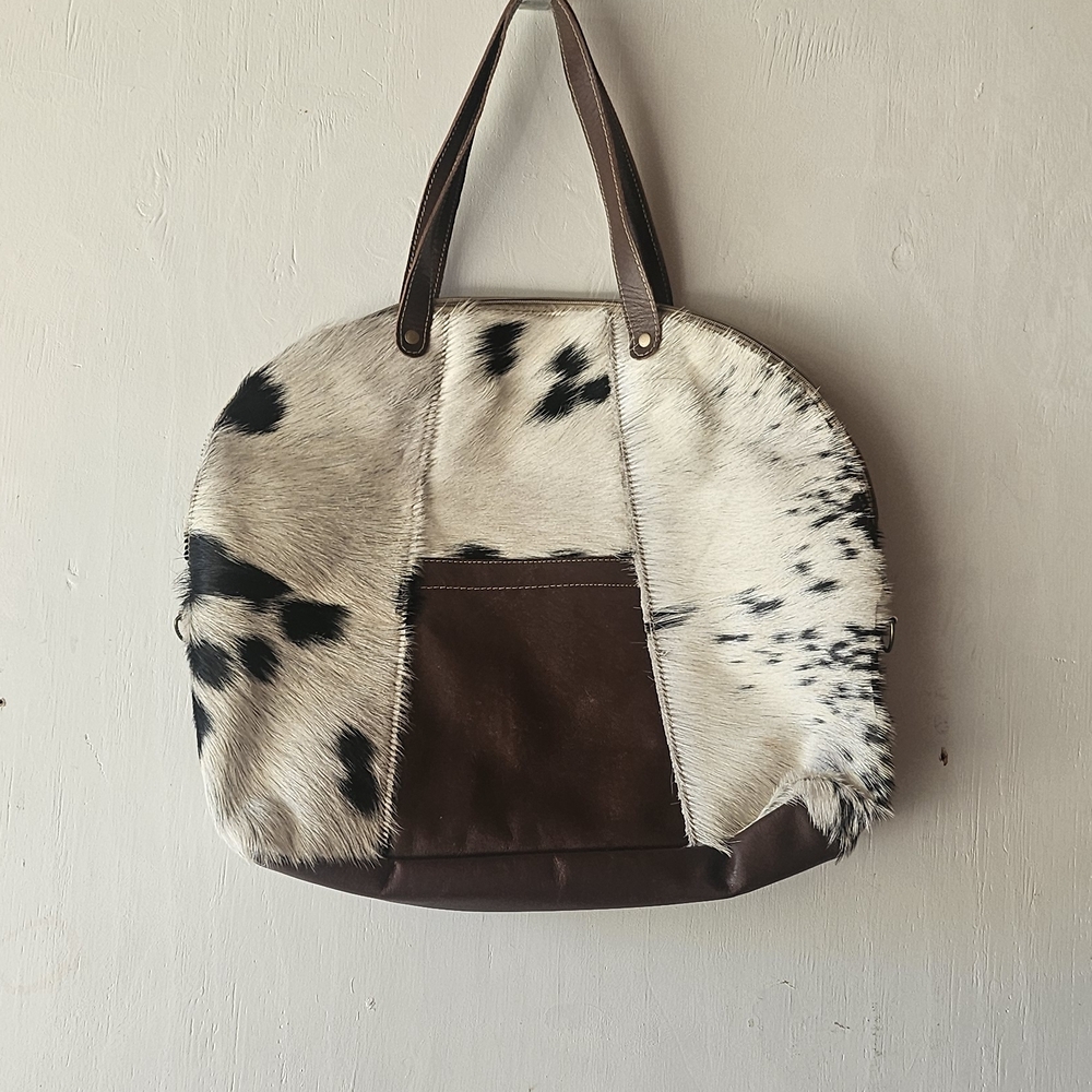 Elegant Cowhide Shoulder Bag with Black and Brown Accents
